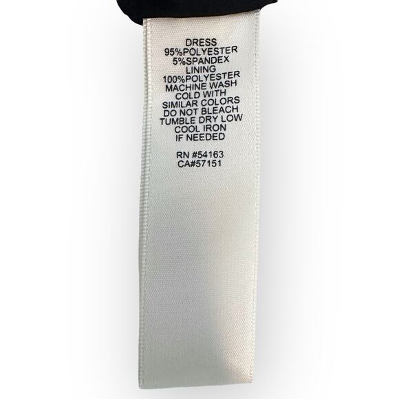 Eliza J NWT Women's Short Sleeve Shift Dress Size 4P Black Pink Floral Scuba - Picture 10 of 13